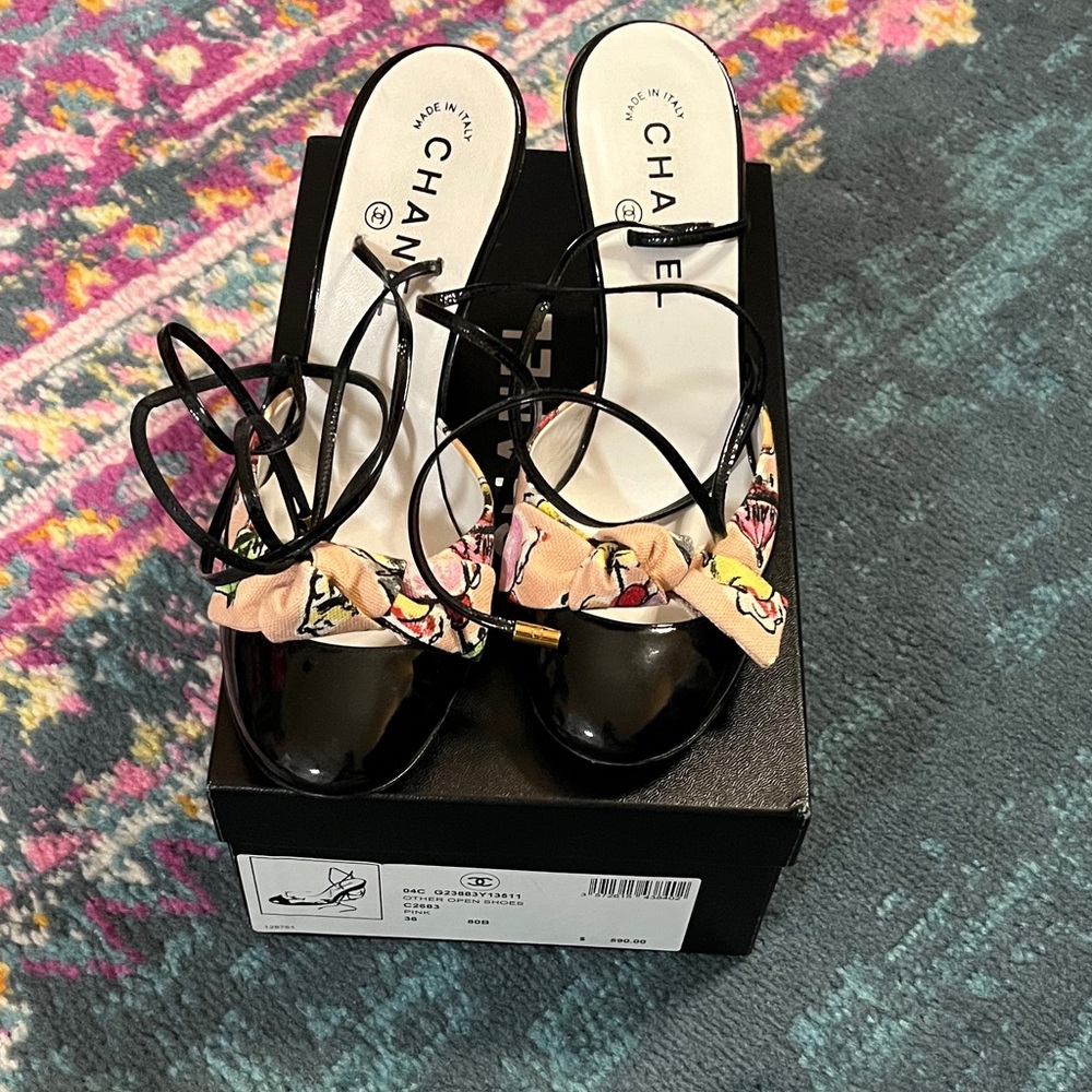 Vintage 2004 Karl Lagerfeld CHANEL Black Patent Leather & Canvas strap up heels